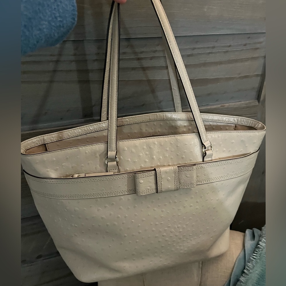 Elegant Kate Spade Cream Tote Bag
